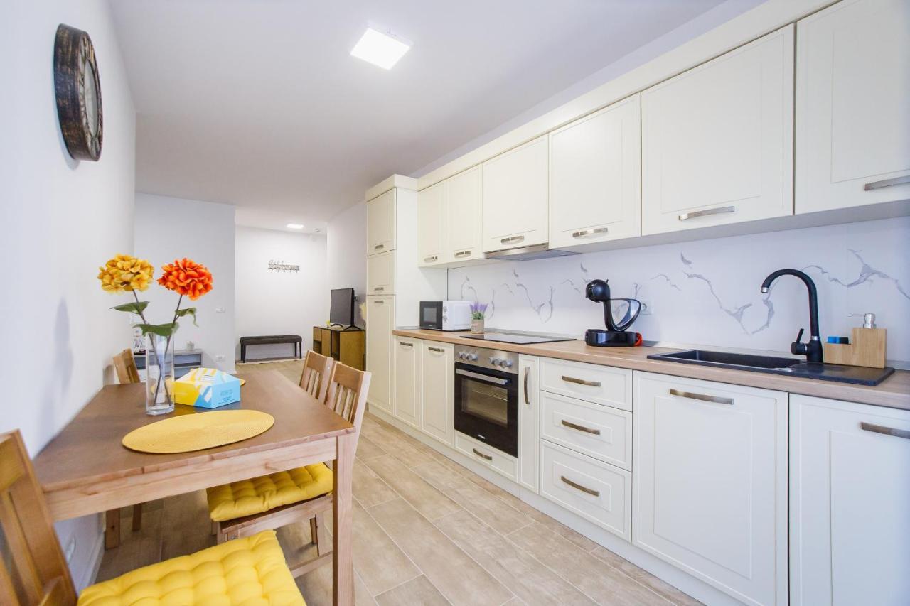 Lovely Home At West Residence Oradea Eksteriør bilde