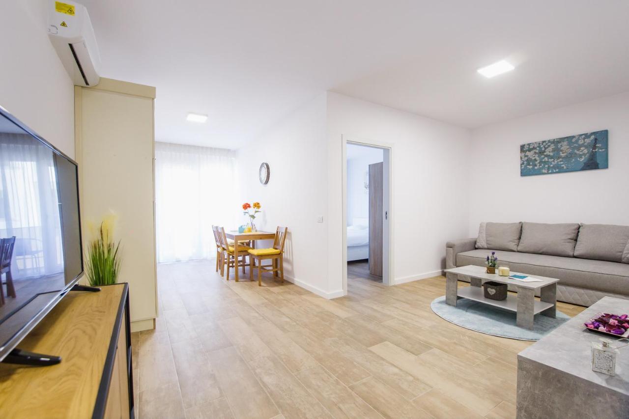 Lovely Home At West Residence Oradea Eksteriør bilde
