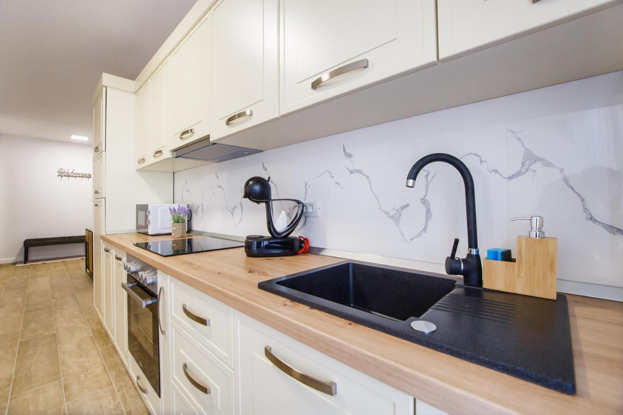 Lovely Home At West Residence Oradea Eksteriør bilde