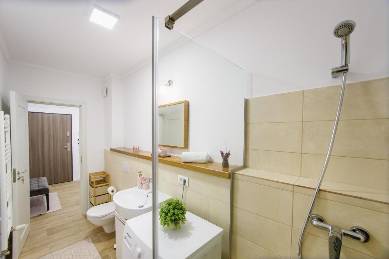 Lovely Home At West Residence Oradea Eksteriør bilde